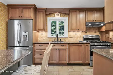Kitchen - 14 Robin Rd, Rumson, NJ 07760 photo 1 of 3