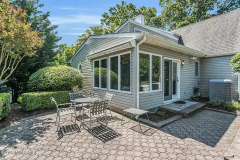 Exterior - 14 Robin Rd, Rumson, NJ 07760 photo 3 of 6
