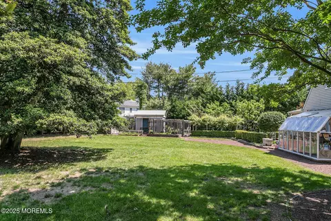 Exterior - 14 Robin Rd, Rumson, NJ 07760 photo 4 of 6