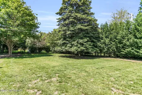 Exterior - 14 Robin Rd, Rumson, NJ 07760 photo 2 of 6