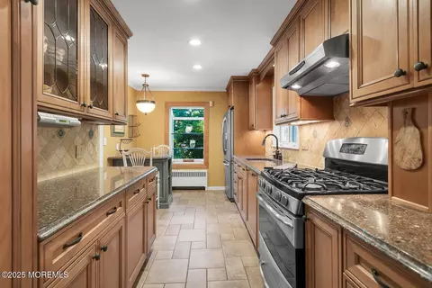 Kitchen - 14 Robin Rd, Rumson, NJ 07760 photo 3 of 3