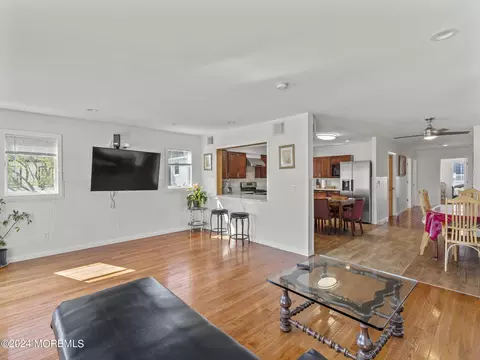 305 Franklin Ave, Seaside Heights, NJ 08751