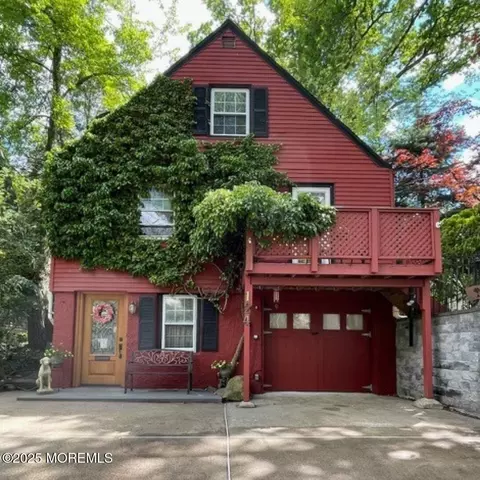 124 E Prospect St, Waldwick, NJ 07463