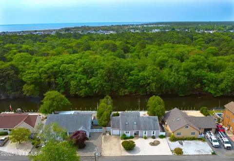 1124 Skiff Way Dr, Forked River, NJ 08731