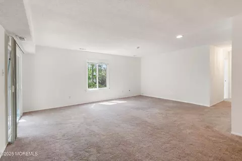 Living - 117 Northrup Dr, Brick, NJ 08724 photo 2 of 3