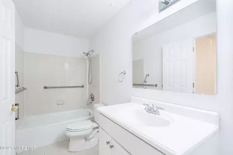 Bath - 117 Northrup Dr, Brick, NJ 08724 photo 1 of 2