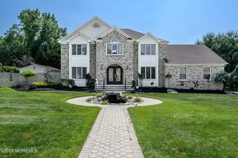 1 Wilfred Rd, Manalapan, NJ 07726