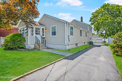 81 Curtis Pl, Manasquan, NJ 08736