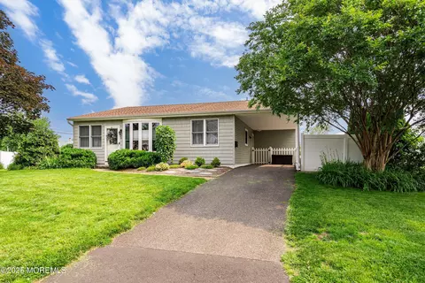 5 E Jack St, Hazlet, NJ 07730 photo 2