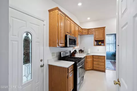 5 E Jack St, Hazlet, NJ 07730 photo 9
