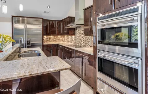 Kitchen - 635 Winding River Rd, Brick, NJ 08724 photo 7 of 8
