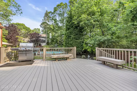 Exterior - 635 Winding River Rd, Brick, NJ 08724 photo 5 of 11