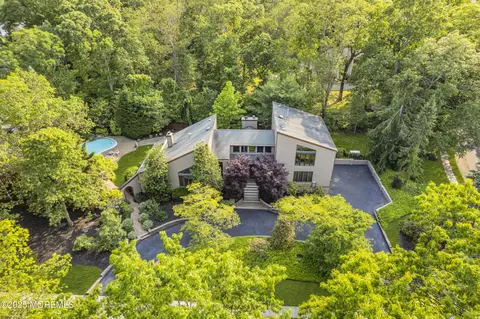 635 Winding River Rd, Brick, NJ 08724