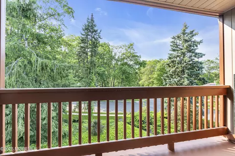 Exterior - 635 Winding River Rd, Brick, NJ 08724 photo 2 of 11