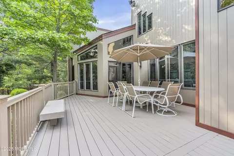 Exterior - 635 Winding River Rd, Brick, NJ 08724 photo 4 of 11