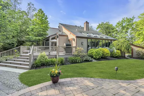 Exterior - 635 Winding River Rd, Brick, NJ 08724 photo 3 of 11