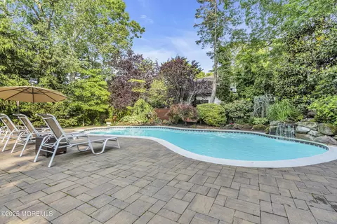 Exterior - 635 Winding River Rd, Brick, NJ 08724 photo 7 of 11