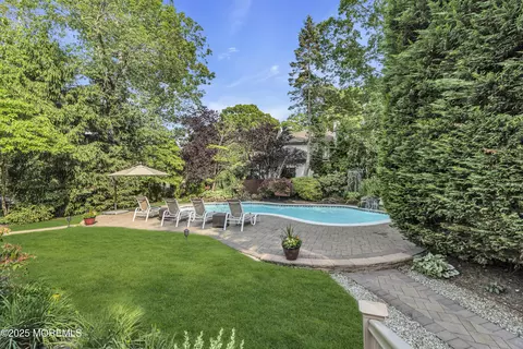 Exterior - 635 Winding River Rd, Brick, NJ 08724 photo 6 of 11