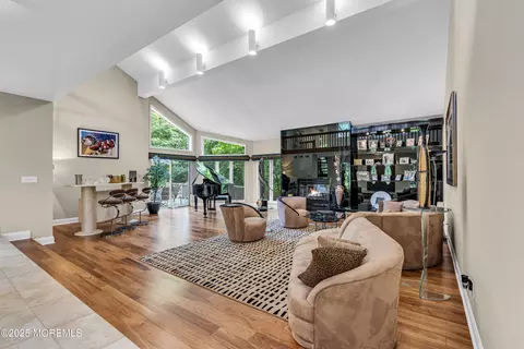 Living - 635 Winding River Rd, Brick, NJ 08724 photo 2 of 4