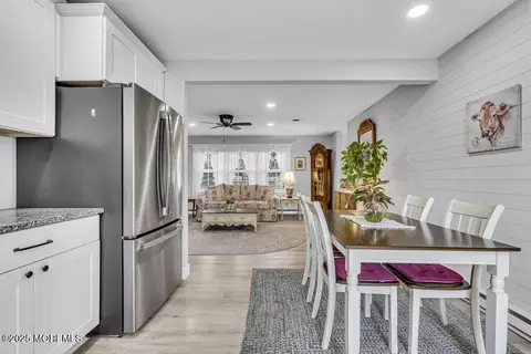 14 Yorkshire Ct # B, Manchester, NJ 08759