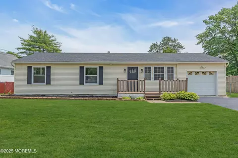 1037 Spray Ave, Beachwood, NJ 08722