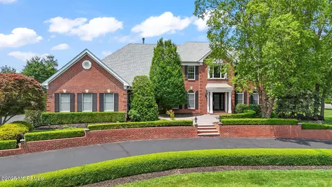 71 Diamond Ln, Freehold, NJ 07728