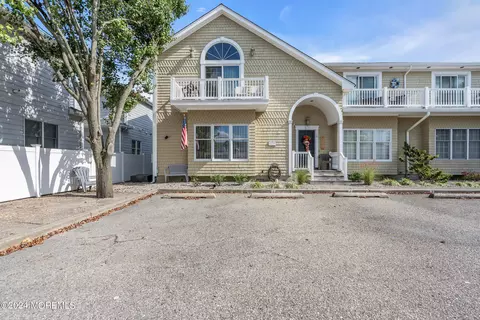 803 Grand Central Ave #P, Lavallette, NJ 08735