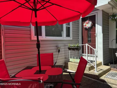 75 Hudson Pkwy #C, Whiting, NJ 08759