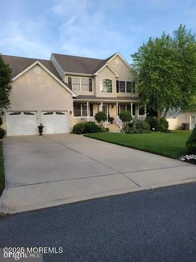 231 Pulley Ave, Manahawkin, NJ 08050