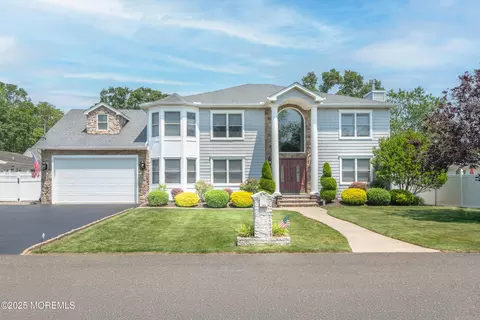 204 Spruce Dr, Brick, NJ 08723