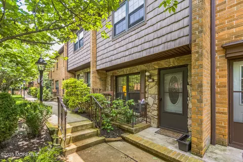 321 Spring St #8, Red Bank, NJ 07701