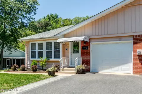 172 Hudson Pkwy # A, Whiting, NJ 08759