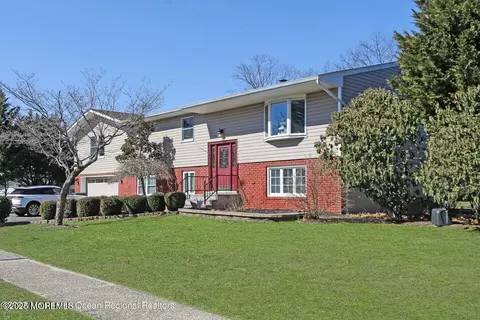 114 Greymoor Rd, Howell, NJ 07731