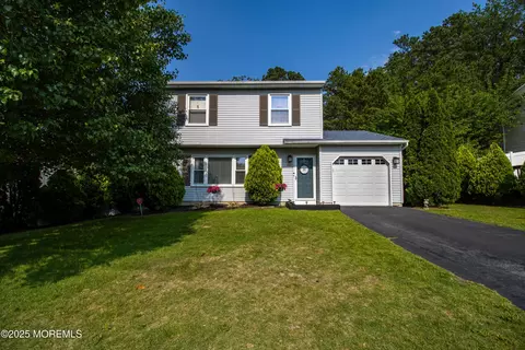 815 Constitution Dr, Brick, NJ 08724