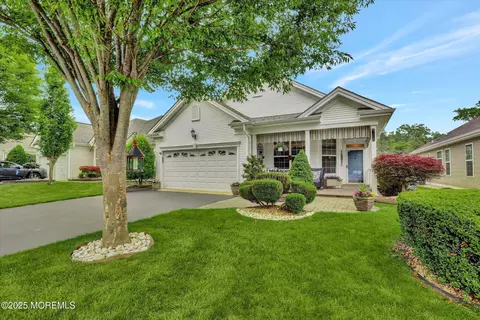 75 Stamford Dr, Jackson, NJ 08527