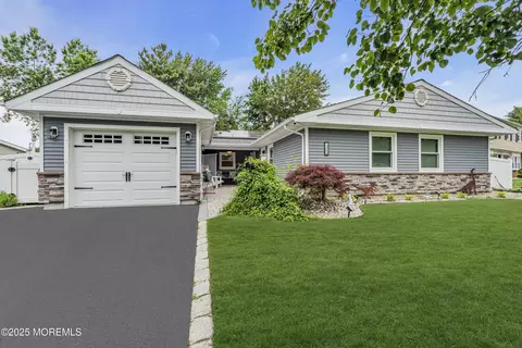 103 Idlewild Ln, Aberdeen, NJ 07747