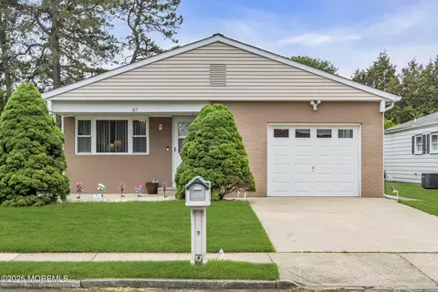 87 Prince Charles Dr, Toms River, NJ 08757