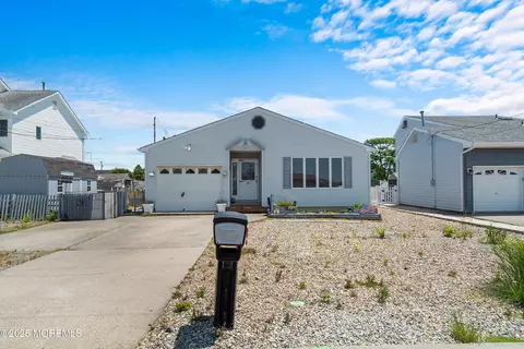 397 Bayview Ave, Bayville, NJ 08721