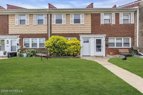84 Briar Mills Dr, Brick, NJ 08724