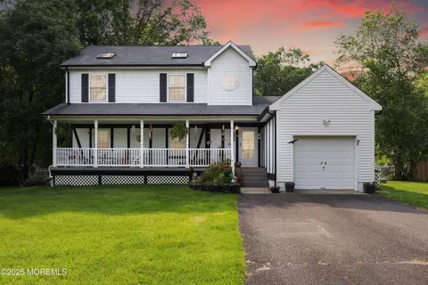 12 Pamela Ct, Jackson, NJ 08527