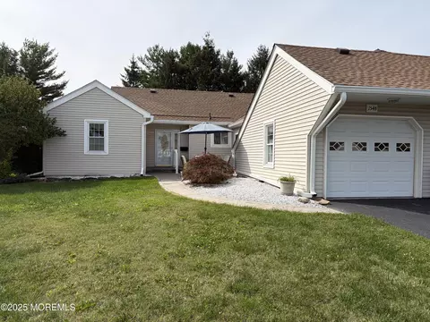 154 Rue De St Germaine #B, Freehold, NJ 07728