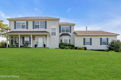 19 Winding Creek Dr, Millstone, NJ 08535