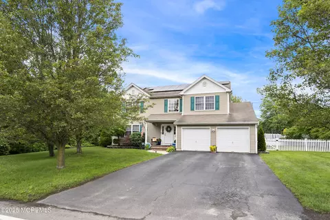 641 Commonwealth Blvd, Toms River, NJ 08757