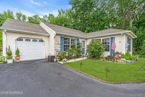 75 Farnworth Close #1000, Freehold, NJ 07728