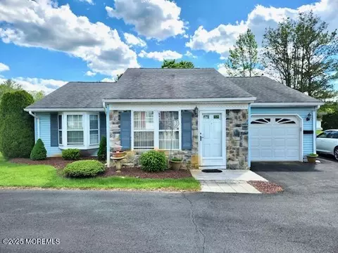 1 Ivy Ridge Close, Freehold, NJ 07728