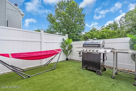 53 Renee Ct, Jackson, NJ 08527