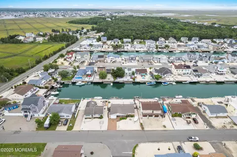 7 Louisiana Dr, Little Egg Harbor, NJ 08087