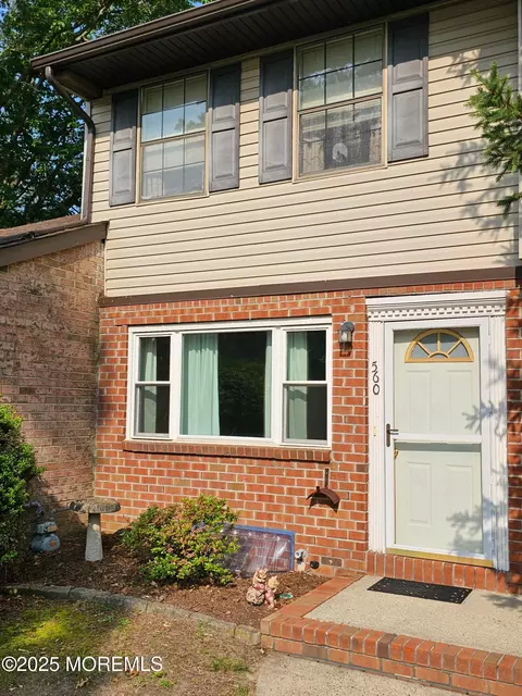 560 Labanna Ct, Brick, NJ 08724