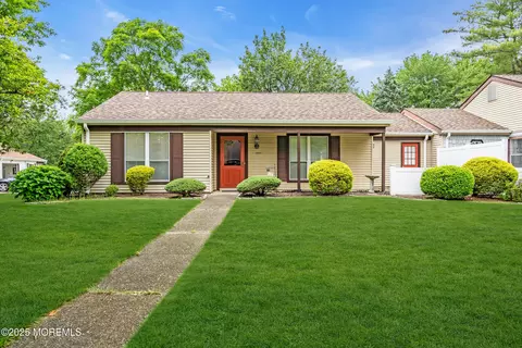 869 Liverpool Cir # A, Manchester, NJ 08759
