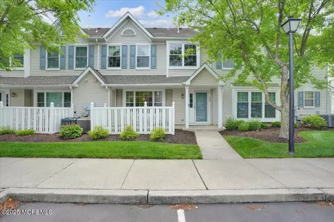 503 Oswego Ct, Mount Laurel, NJ 08054